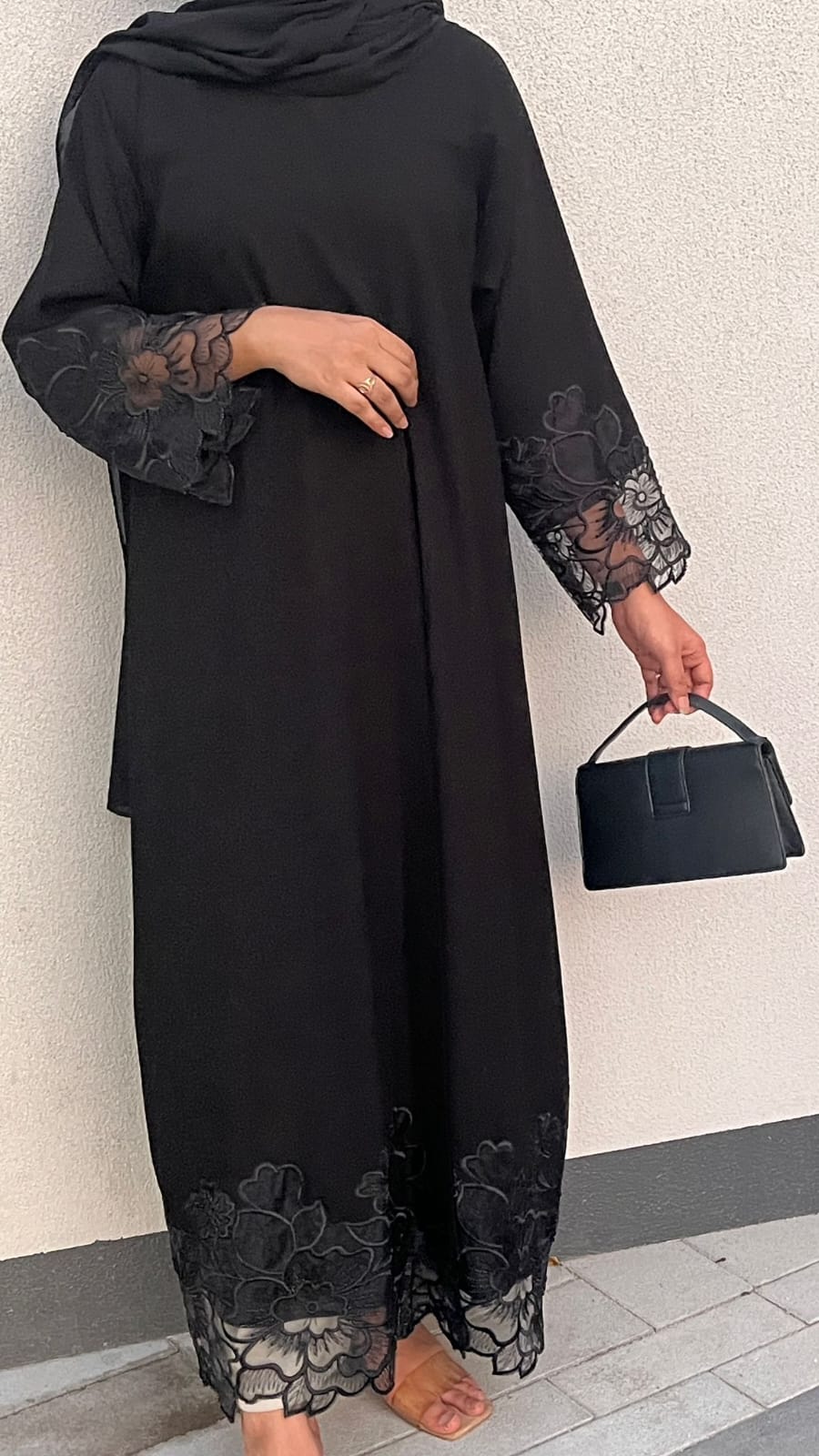 Crepe abaya with laces